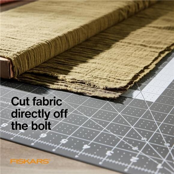 Fiskars Self Healing Cutting Mat for Quilting, Arts and Crafts, 18" x 24" Grid - Picture 4 of 7